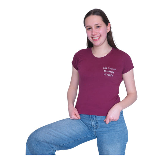 T-shirt "Life is short the world is wide"